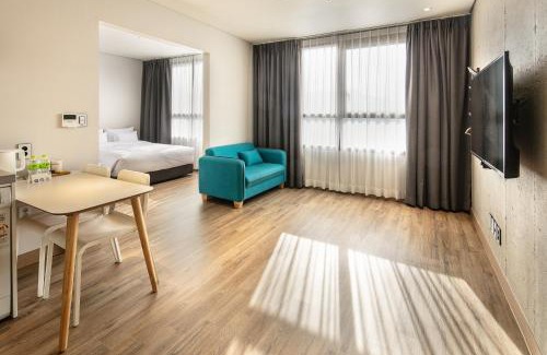 Sangbong-dong Hotel | LACOZi STAY , Seoul