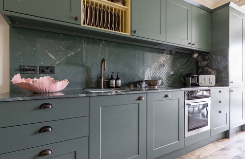 Colville Apartment | Ladbroke Gardens VII by onefinestay