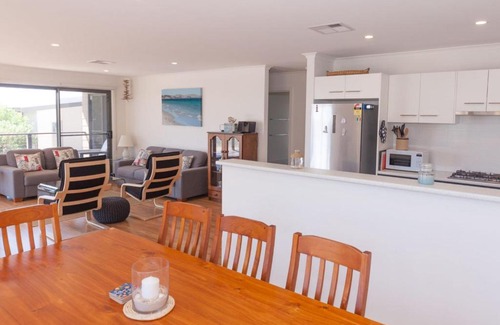 Normanville House | Lady Bay Getaway - 12 Lady Bay, Normanville