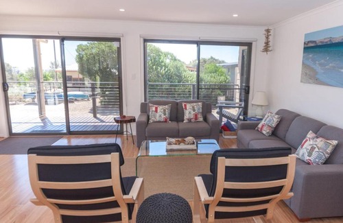 Normanville House | Lady Bay Getaway - 12 Lady Bay, Normanville