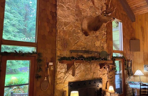 Forks Apartment | Lady Lodge Room near Olympic National Park