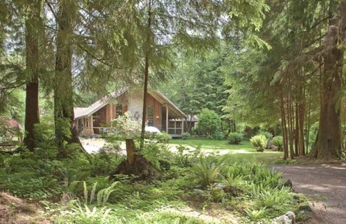 Forks Apartment | Lady Lodge Room near Olympic National Park