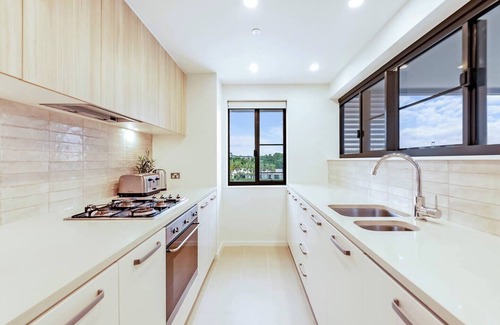 Darwin City Centre Apartment | Lady of the Lagoon Spacious Waterfront Luxury