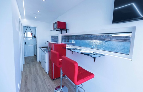 Baiona Old Town Boat Rental | Lady SEA Barco Apartamento