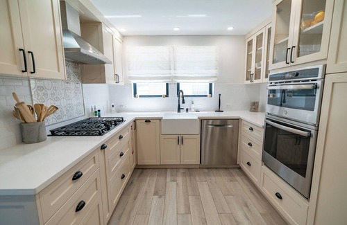 Sailboat Bend House | "Lady Wave" Updated Downtown Craftsman on Las Olas