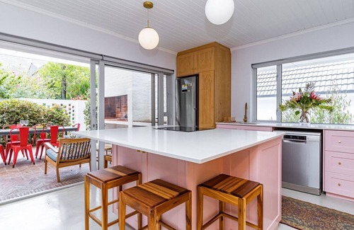 Voelklip Cottage | Ladybird Designer Cottage near Grotto Beach