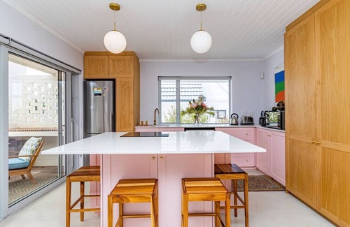 Voelklip Cottage | Ladybird Designer Cottage near Grotto Beach