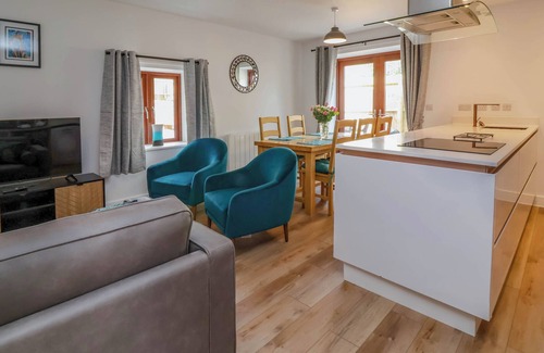 Parkham Cottage | LADYBIRD REST, pet friendly, with open fire in Bideford