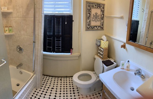 Downtown Apartment | Lafferty House-Walk to UofK, Woodland Pk, Dn Town, near Bourbon Trl, Horse Farms