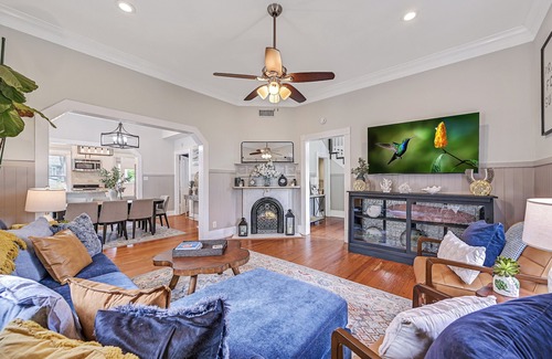 Galveston House | Lafittes Lookout-Huge Pool-HotTub-Fire Pit BBQ!