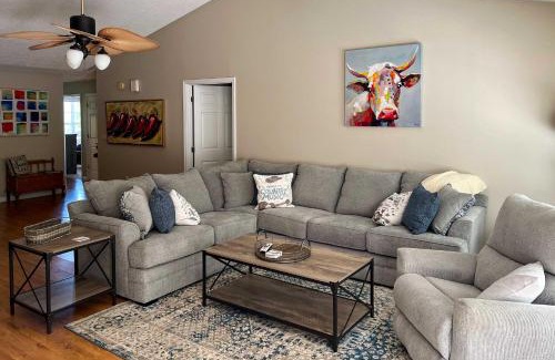 La Follette House | LaFollette Townhome with Deck and Norris Lake Views!