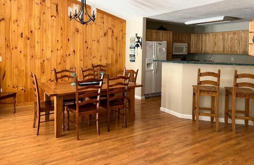 La Follette House | LaFollette Townhome with Deck and Norris Lake Views!