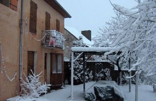 Poligny House | Laforest cottage: semi-detached house in renovated farmhouse