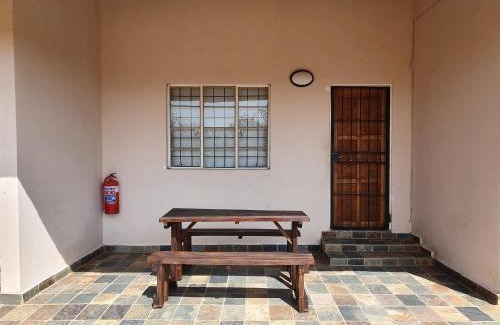 Boshoek Apartment | Lagai Roi Guesthouse