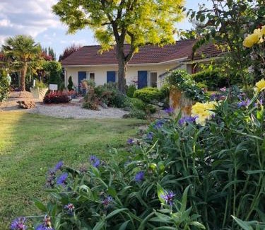 Neuville-de-Poitou House | lagalerne