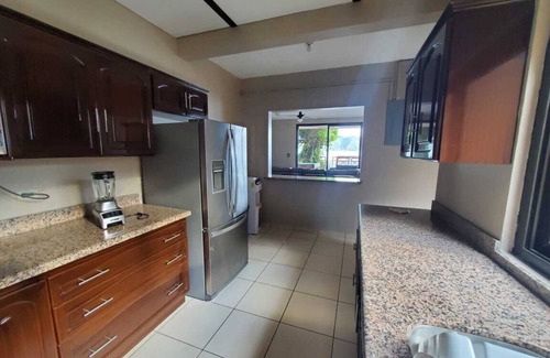 Coatepeque House | LAGO DE COATEPEQUE , CASA GRANDE Y SUPER COMODA, VEN Y DISFRUTA TUS VACACIONES!
