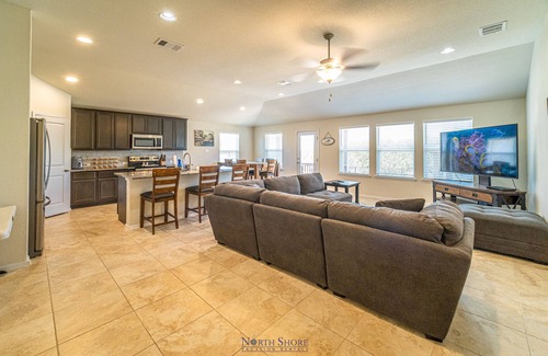 Highland Lake Estates House | Lago Lake Life - Access to Lake Travis, Pool, Parks, Fitness