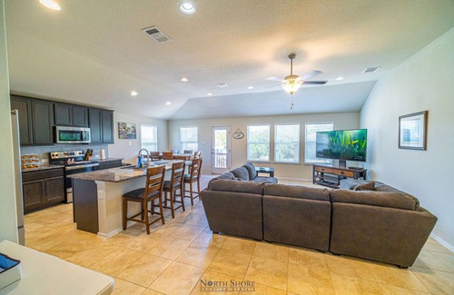 Highland Lake Estates House | Lago Lake Life - Access to Lake Travis, Pool, Parks, Fitness
