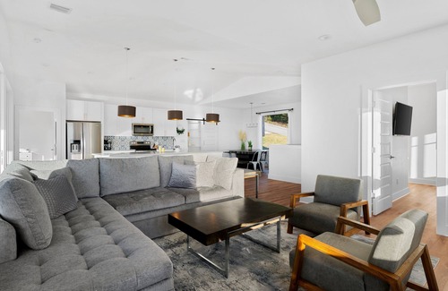 Lago Vista House | Lago Vista Home w/Game Room & Outdoor Tub!