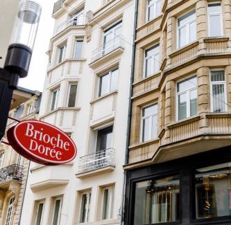 Ville Haute Apartment | Lago Welcome Place d'Armes II