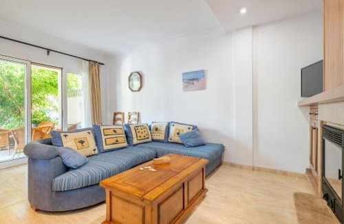 Alcudia Ski Chalet | Lago y Playa