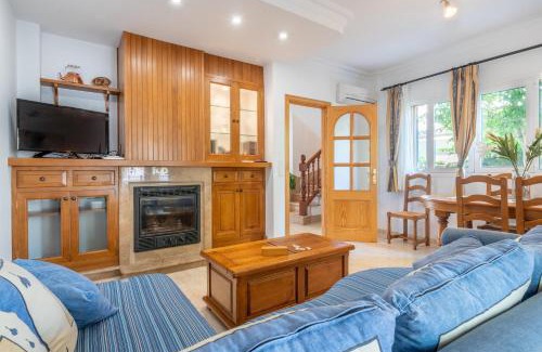Alcudia Ski Chalet | Lago y Playa