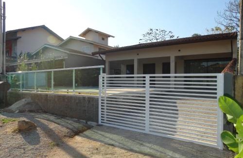 Lagoinha House | Lagoinha Ubatuba Salga - Casa com Piscina e ar condicionado