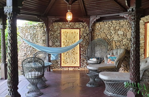 Pihaena Ski Chalet | Lagoon Bougainvilla - Robinson's Cove