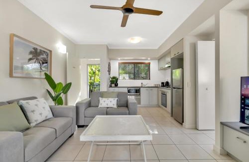 Trinity Beach Apartment | Lagoon Breeze - Beachside Living with Resort Perks