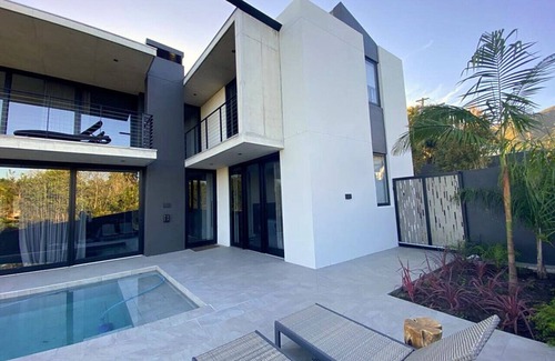 Onrus House | Lagoon House | Lagoon view | Heated pool