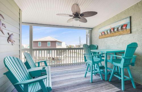 Gulf Shores House | Lagoon Landing 202- Beautifully decorated condo with balcony & pool steps to beach & lagoon