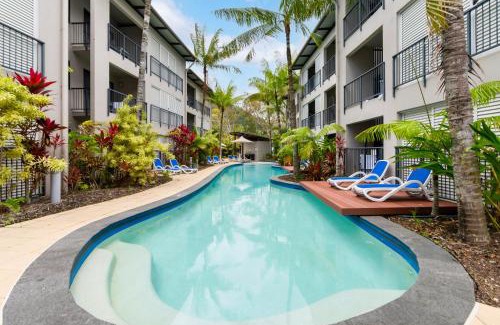 Trinity Beach Apartment | Lagoon Lookout - Poolside Studio near Trinity Beach