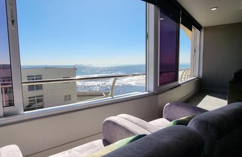 Lagoon Beach Apartment | Lagoon Shoreline 2 Bedroom Apartment