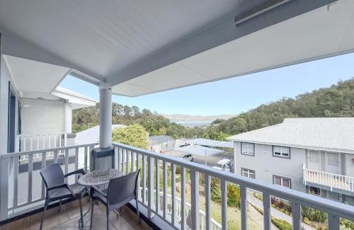 Knysna Apartment | Lagoon View Retreat-Stylish 2BR in Central Knysna