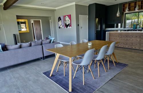 Old Place House | Lagoon View Serenity!