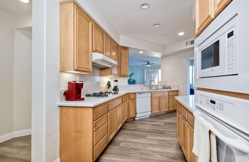 Carlsbad Condo | Lagoon Views | Pool | Hot Tub | Gated Community