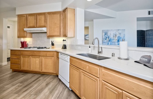 Carlsbad Condo | Lagoon Views | Pool | Hot Tub | Gated Community