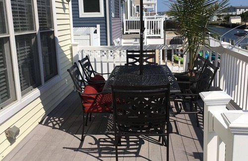 Beach Haven West House | Lagoon Waterfront Family Getaway !