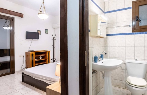 Agrilos Apartment | Lagouvardos Olive Grove - Niko's Family Havens