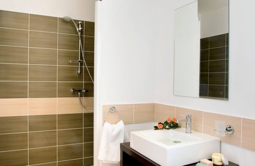 Saint-Saturnin-les-Apt Hotel | Lagrange Vacances - Le Clos Savornin