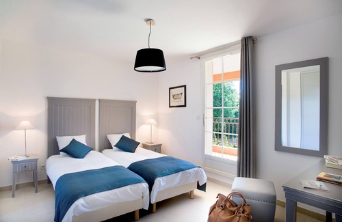 Saint-Saturnin-les-Apt Hotel | Lagrange Vacances - Le Clos Savornin