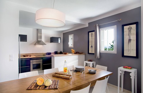 Saint-Saturnin-les-Apt Hotel | Lagrange Vacances - Le Clos Savornin