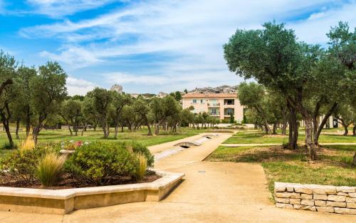 Paradou Apartment | Lagrange Vacances Le Domaine de Bourgeac