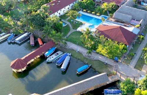 Sauce Hotel | Laguna Azul Hotel & Suites