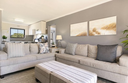 Strand Apartment | Laguna Beach B8 - Three Bedroom Apartment, Sleeps 6