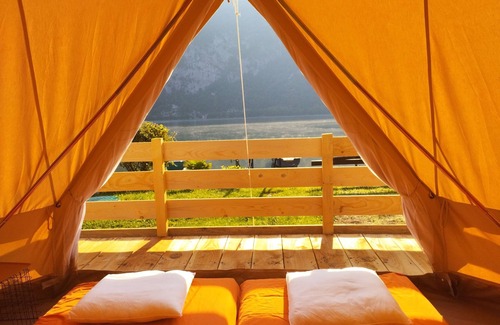 Novalaise RV Rental | Laguna colorada-Tent-King-Ensuite with Shower-Lake view
