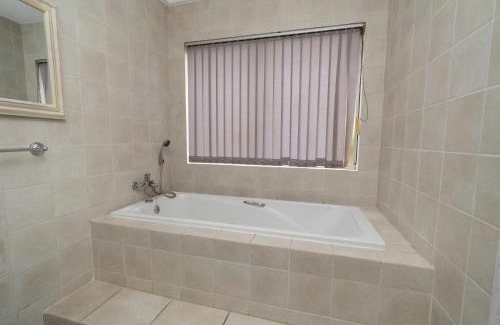 Margate Apartment | Laguna La Crete 87