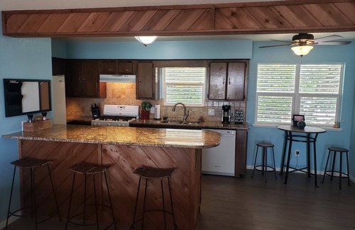 Flour Bluff House | Laguna Madre Getaway