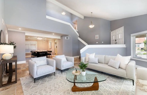 Laguna Hills House | Laguna Pool Villa