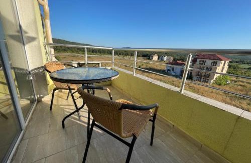 Primorsko Apartment | Laguna Sunset Appatments, sea and mountain view